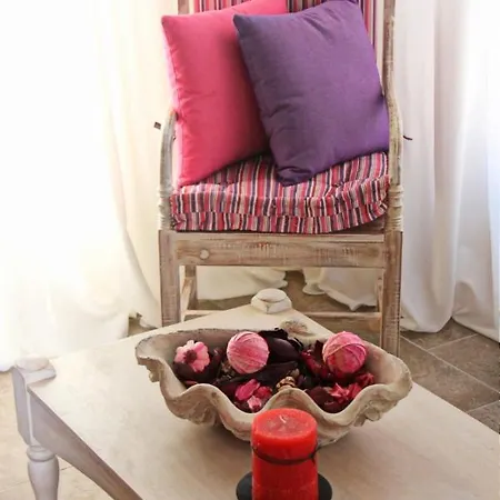 Muse Neate * Χάλκη